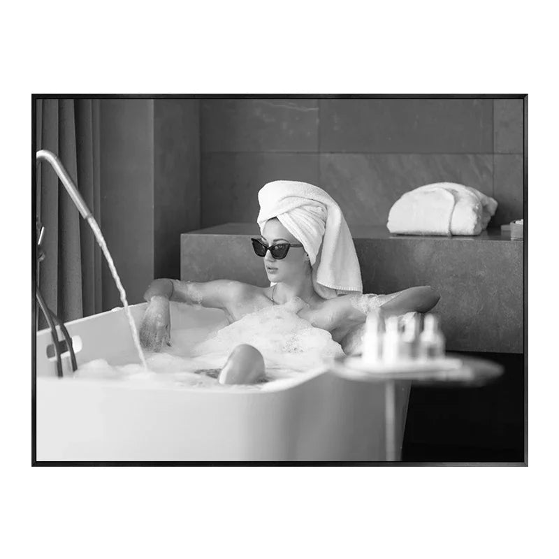 Modern Black and White Wall Art Fashion Sexy Woman Back Luxury Bathroom HD Canvas Poster Prints Home Bedroom Living Room Decor